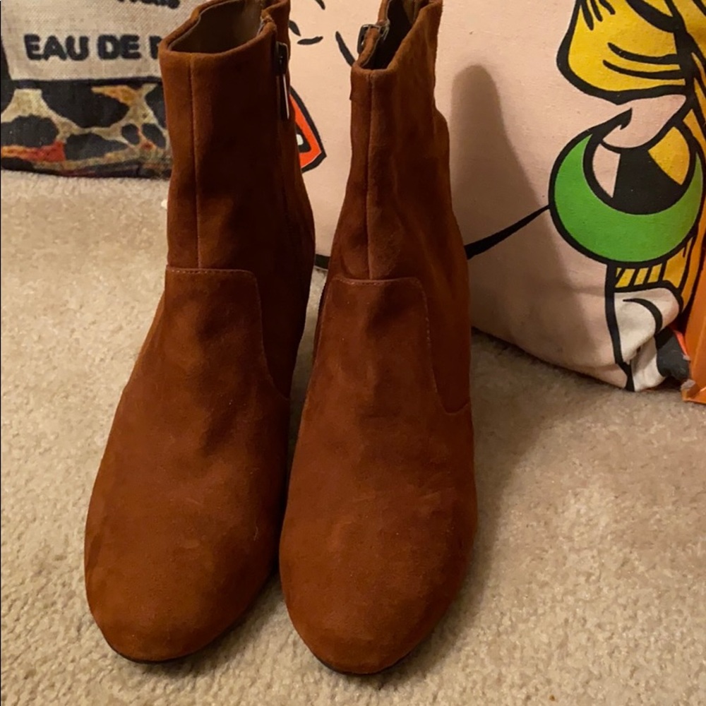Gorgeous wedge cognac bootie